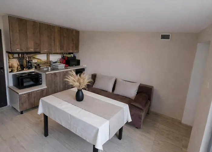 щъркелово гнездо בית נופש *